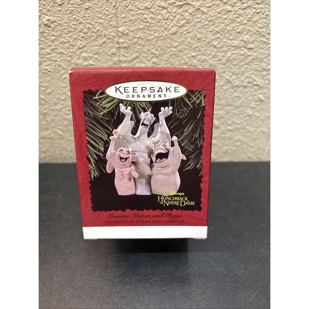 Hallmark Ornament~Disneys The Hunchback Of Notre Dame Laverne Victor Hugo~NIB‎